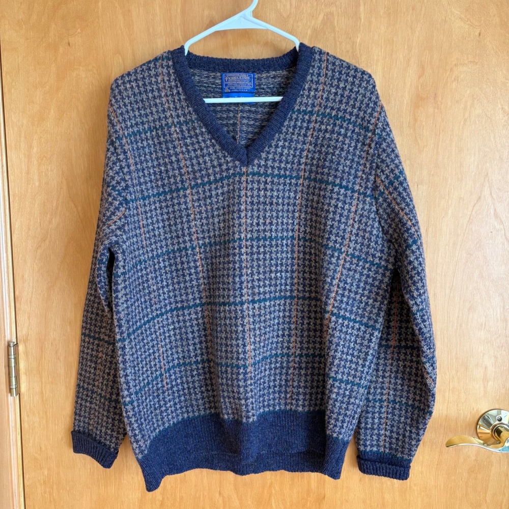 Pendleton Country Traditions Pure Virgin Wool Sweater Men's‎ Size L Plaid V-Neck